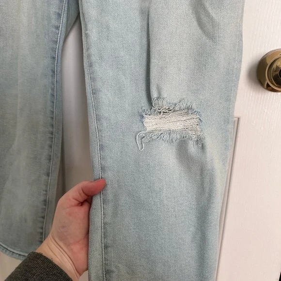 MADEWELL JEANS size 30 Midrise Classic Straight Distressed knee - Picture 4 of 5